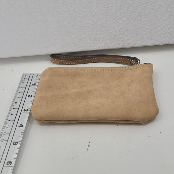 B.O.C. Born Concept Womens Wristlet Beige Zip Style RN# 100622 EUC #N - Picture 3 of 6